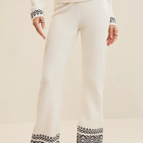 Aerie Cream Pants with Black Pattern - Picture 15 of 15